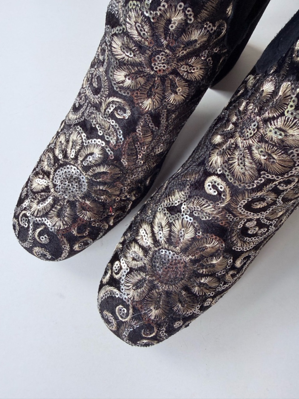 Stuart Weitzman Mediate Metallic Bootie Black Velvet Gold Sequin Embroidery 9.5N - Picture 7 of 14